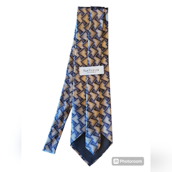 Van Heusen tie - Picture 1 of 3